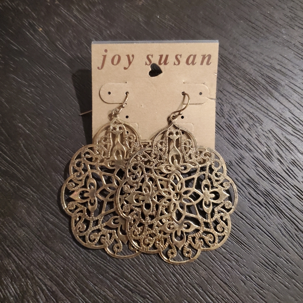 NWT Susan Joy Earrings - brass color